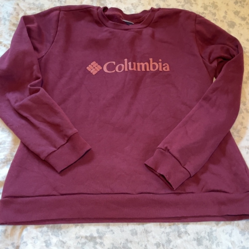 Columbia women’s sweatshirt